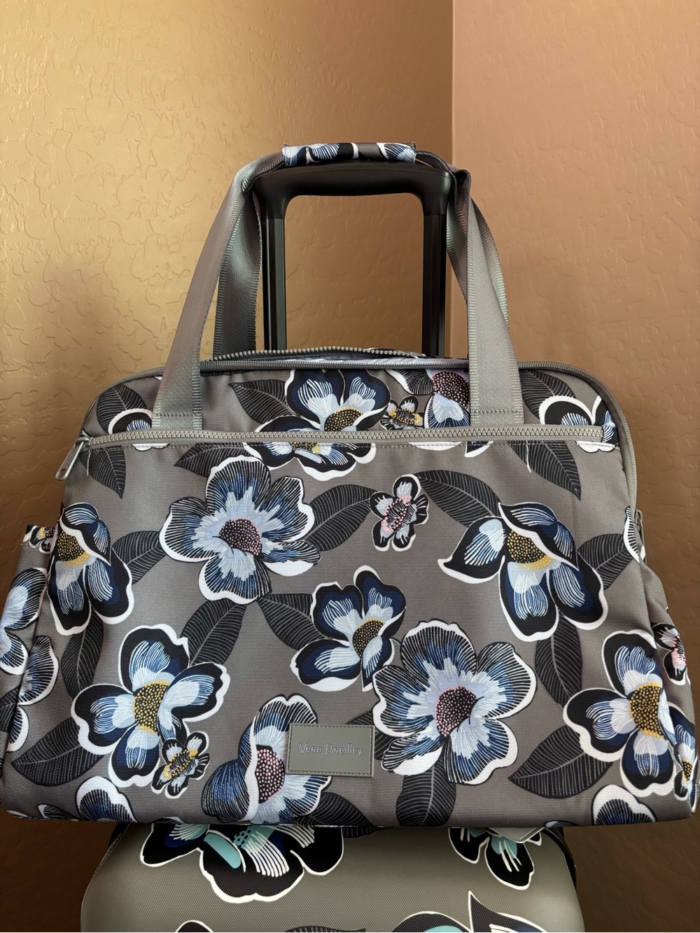 VERA BRADLEY 💙🩵 ReActive Travel Duffel - Blooms Shower